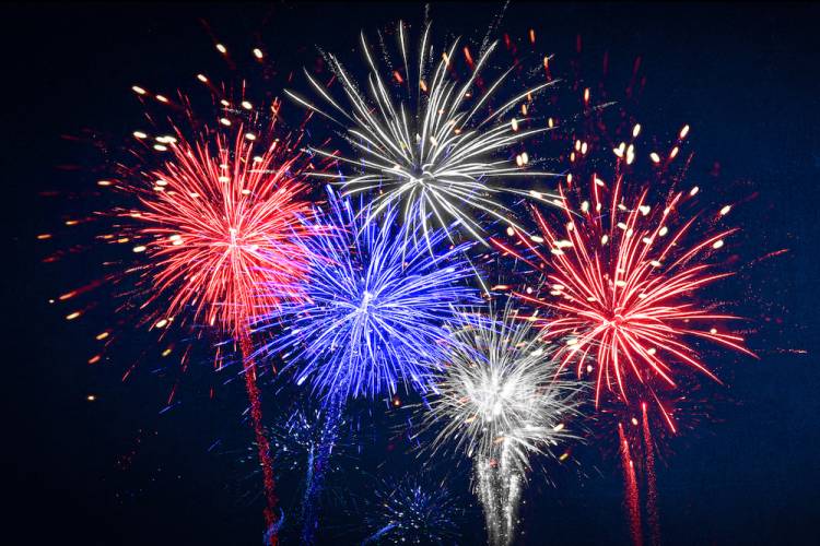 sandbridge beach fireworks